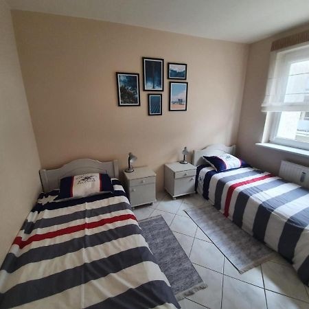 Apartament Koala Kolobrzeg, 50 M Do Plazy, Garaz-Po Wczesniejszej Rezerwacji U Wlascicieli, Wifi, Mile Widziane Czworonogi Bagian luar foto