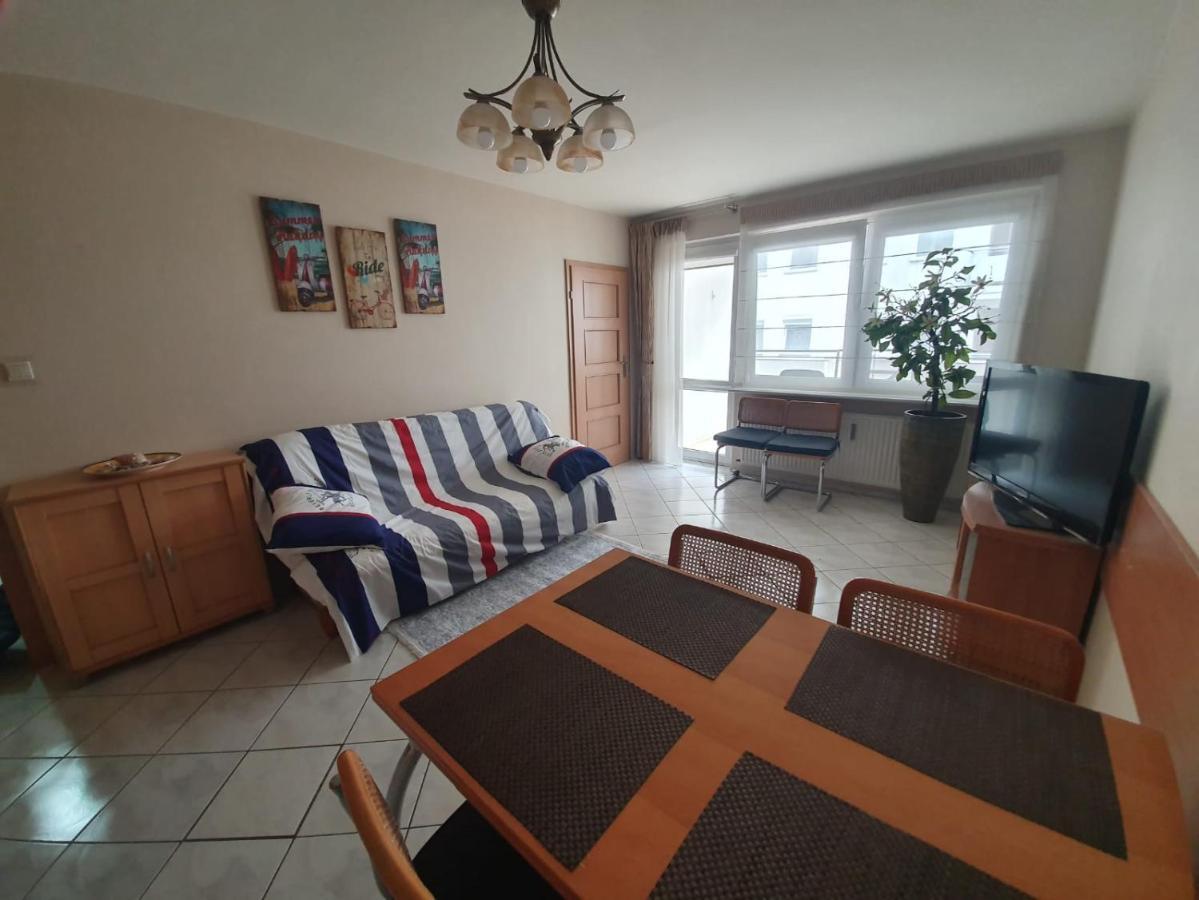 Apartament Koala Kolobrzeg, 50 M Do Plazy, Garaz-Po Wczesniejszej Rezerwacji U Wlascicieli, Wifi, Mile Widziane Czworonogi Bagian luar foto