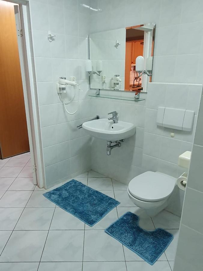 Apartament Koala Kolobrzeg, 50 M Do Plazy, Garaz-Po Wczesniejszej Rezerwacji U Wlascicieli, Wifi, Mile Widziane Czworonogi Bagian luar foto