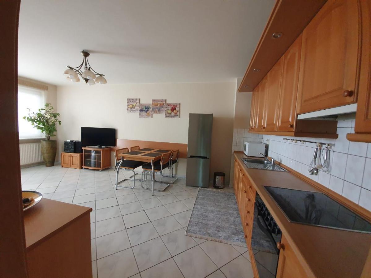 Apartament Koala Kolobrzeg, 50 M Do Plazy, Garaz-Po Wczesniejszej Rezerwacji U Wlascicieli, Wifi, Mile Widziane Czworonogi Bagian luar foto