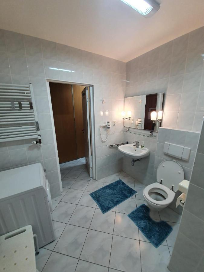 Apartament Koala Kolobrzeg, 50 M Do Plazy, Garaz-Po Wczesniejszej Rezerwacji U Wlascicieli, Wifi, Mile Widziane Czworonogi Bagian luar foto