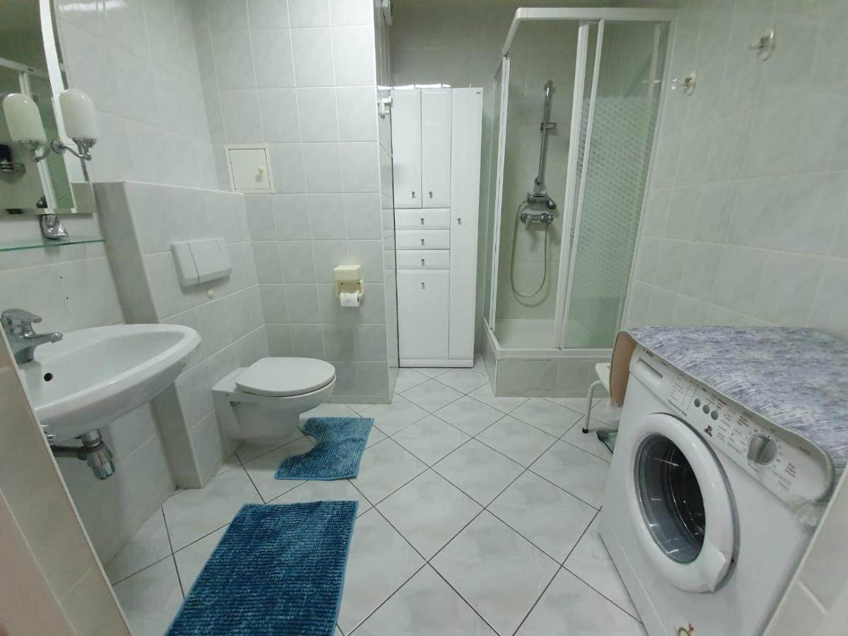 Apartament Koala Kolobrzeg, 50 M Do Plazy, Garaz-Po Wczesniejszej Rezerwacji U Wlascicieli, Wifi, Mile Widziane Czworonogi Bagian luar foto
