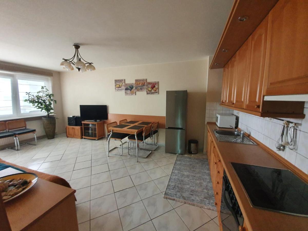 Apartament Koala Kolobrzeg, 50 M Do Plazy, Garaz-Po Wczesniejszej Rezerwacji U Wlascicieli, Wifi, Mile Widziane Czworonogi Bagian luar foto