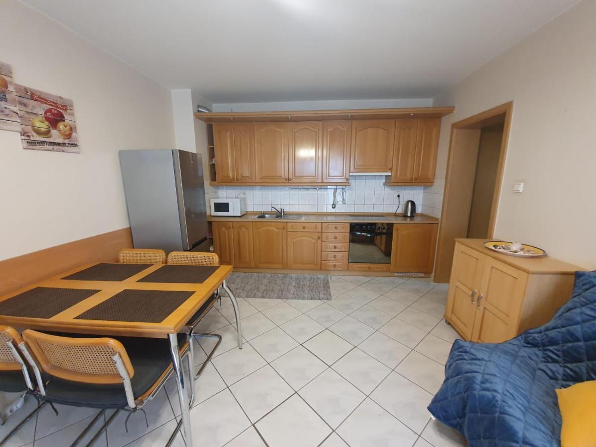 Apartament Koala Kolobrzeg, 50 M Do Plazy, Garaz-Po Wczesniejszej Rezerwacji U Wlascicieli, Wifi, Mile Widziane Czworonogi Bagian luar foto