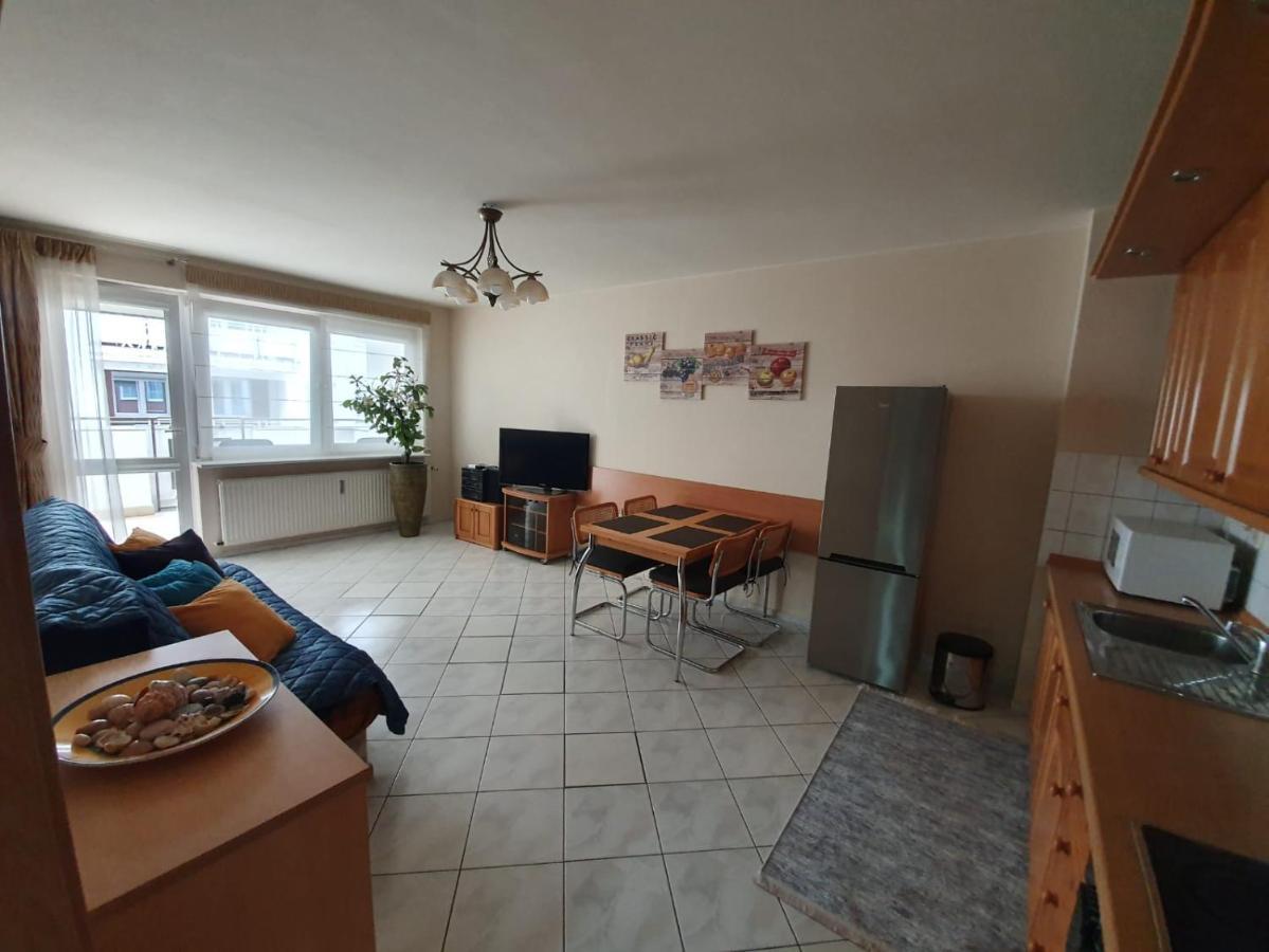 Apartament Koala Kolobrzeg, 50 M Do Plazy, Garaz-Po Wczesniejszej Rezerwacji U Wlascicieli, Wifi, Mile Widziane Czworonogi Bagian luar foto