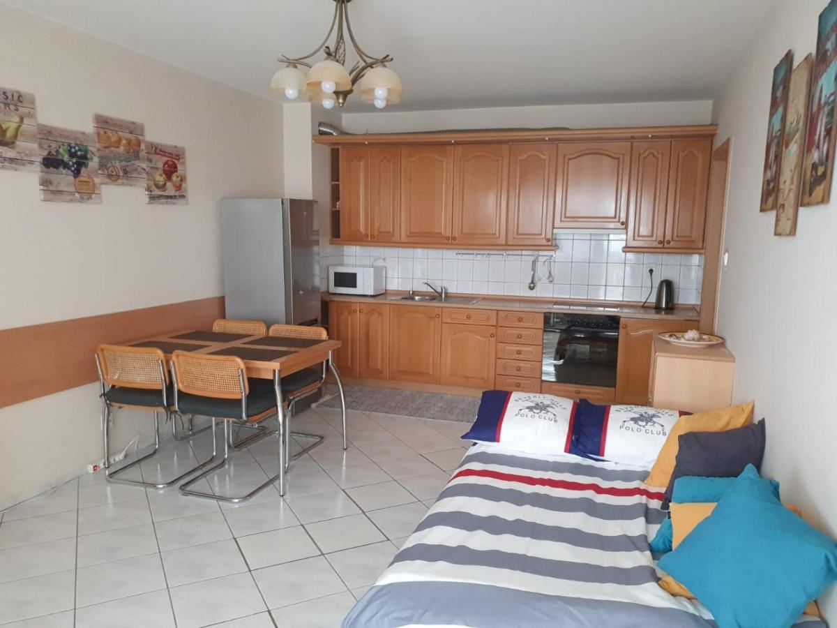 Apartament Koala Kolobrzeg, 50 M Do Plazy, Garaz-Po Wczesniejszej Rezerwacji U Wlascicieli, Wifi, Mile Widziane Czworonogi Bagian luar foto