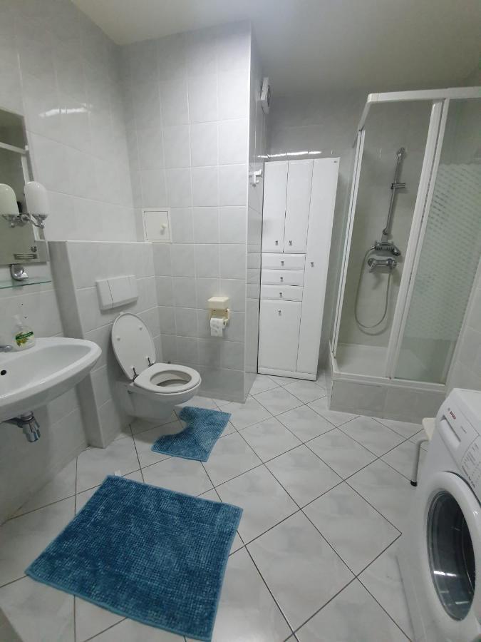 Apartament Koala Kolobrzeg, 50 M Do Plazy, Garaz-Po Wczesniejszej Rezerwacji U Wlascicieli, Wifi, Mile Widziane Czworonogi Bagian luar foto